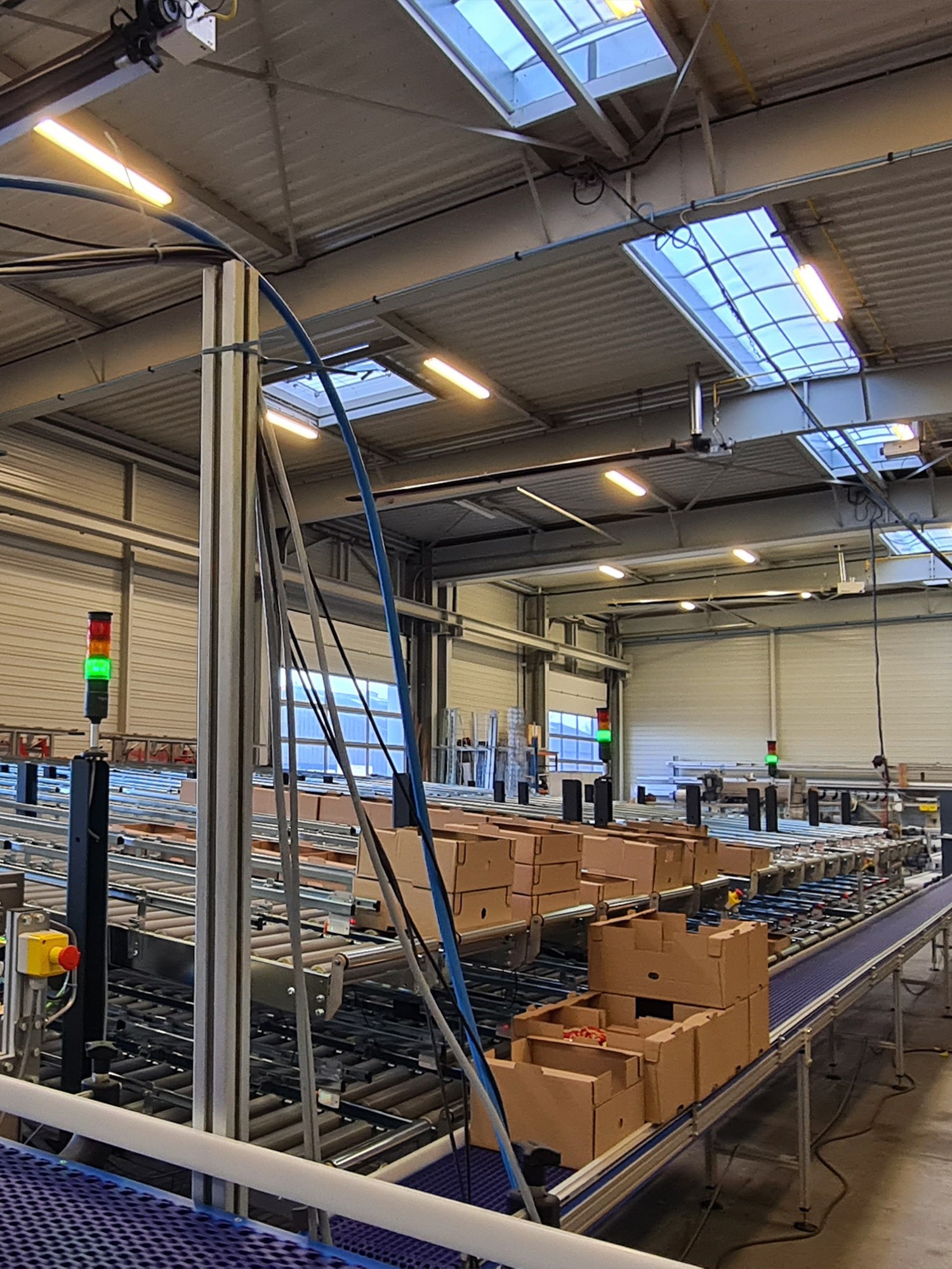 Convoyage de caisses et cartons MG Tech - Station de picking manuel et préparation de commande