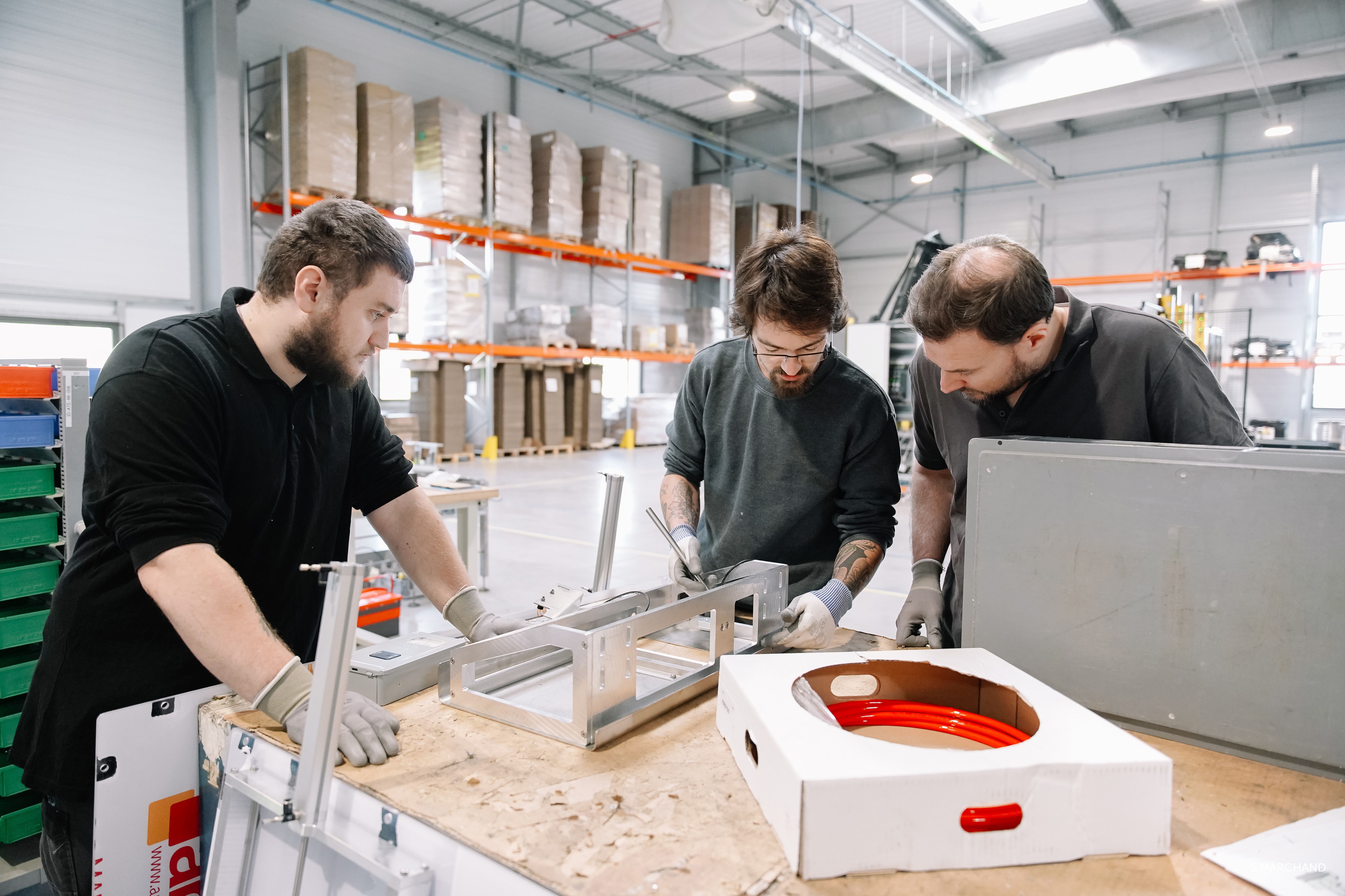 OFFRE EMPLOI - ALTERNANT MONTEUR-METTEUR AU POINT H/F