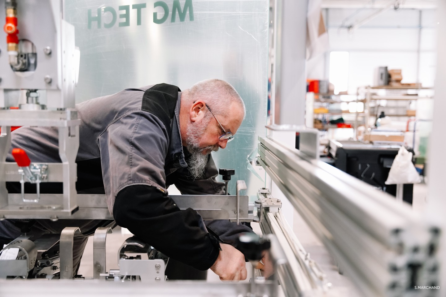Offre emploi technicien service clients