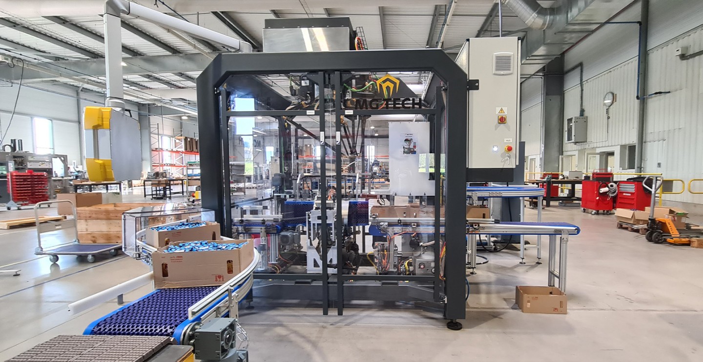 Case study - Top load case packer - Cushion pouches